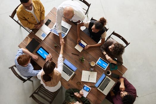 The difference between a boss and a leader &#8211; My Future Job